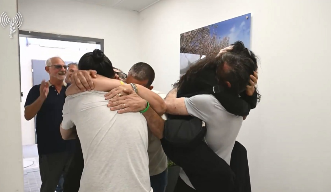 Video: así fue el reencuentro de los argentinos liberados por Hamás con sus familiares