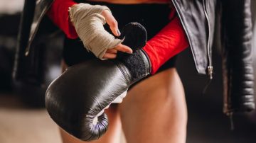Boxeadora mexicana campeona continental le aplicó golpes de puño a su suegra en un paraje del departamento Robles