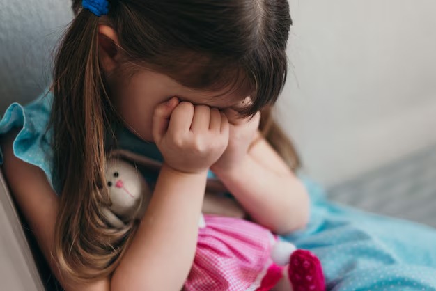 Denunció a su exmarido de que no restituye a su hija de 3 años pero la nena no quiere volver con ella