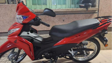 Video: esperó que pase el patrullero y en menos de un minuto se robó una moto