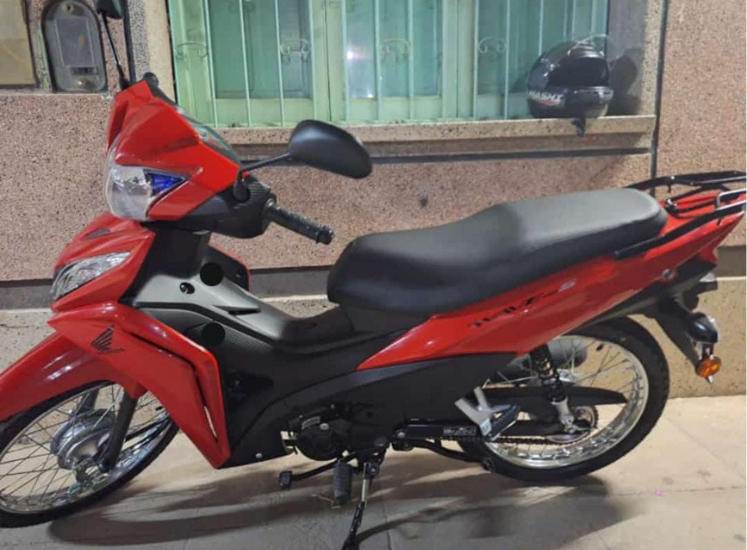 Video: esperó que pase el patrullero y en menos de un minuto se robó una moto