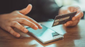 Se aprovechó de la confianza de un jubilado y sacó dos préstamos en un día: el desenlace del caso