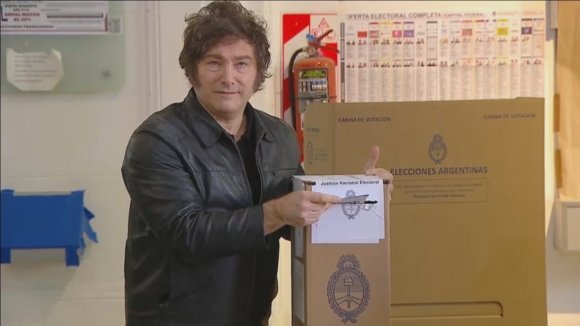 En medio de un fuerte operativo, votó el presidente Javier Milei