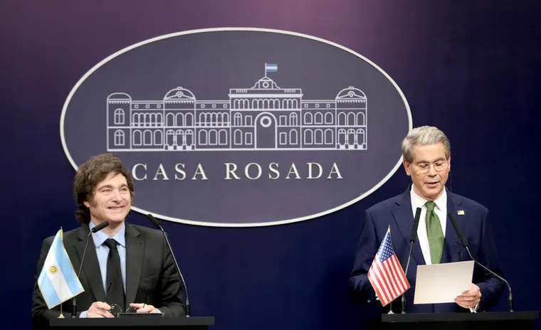 Javier Milei y Luis Caputo le agradecieron a Scott Bessent y Trump por el swap: “Construiremos un hemisferio de libertad”