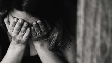 Horas de desesperación para una mamá: recibió un video donde compañeros de trabajo golpean a su hijo