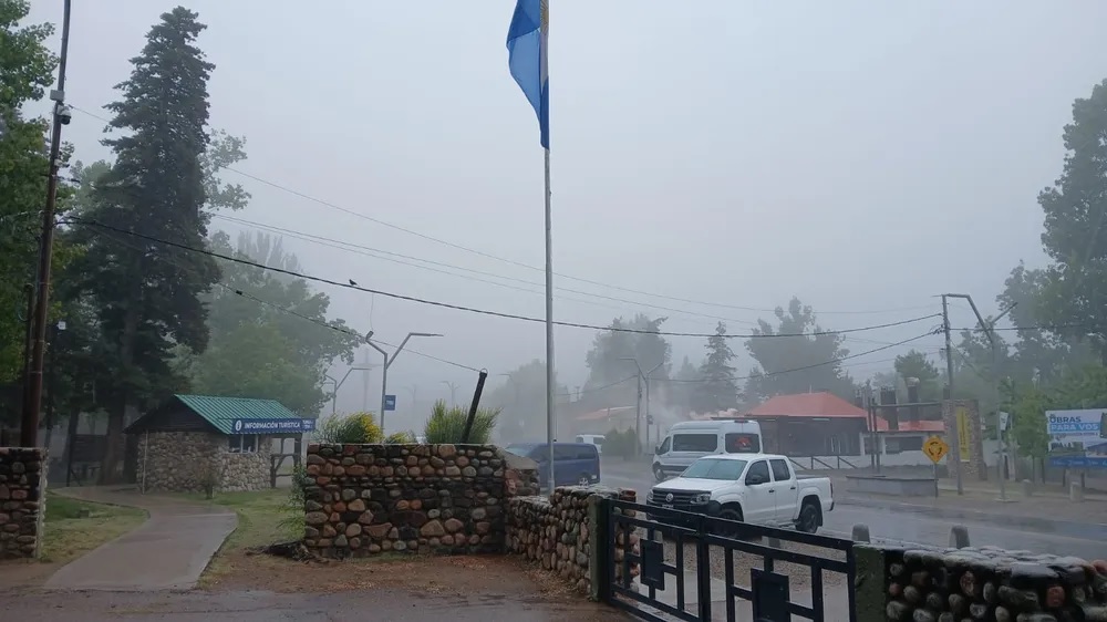 Nevó en Mendoza: nevisca sorprendió al Valle de Uco en primavera