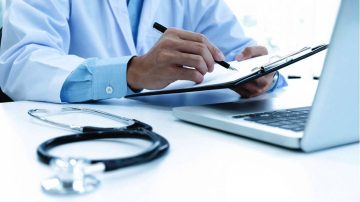 Advierten que más familias dejan de pagar la prepaga y vuelven al hospital público en Argentina