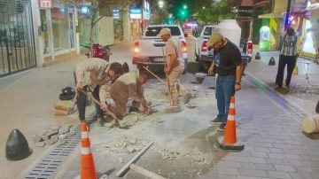 Municipales de Capital trabajan en horario nocturno para el mantenimiento de semipeatonales