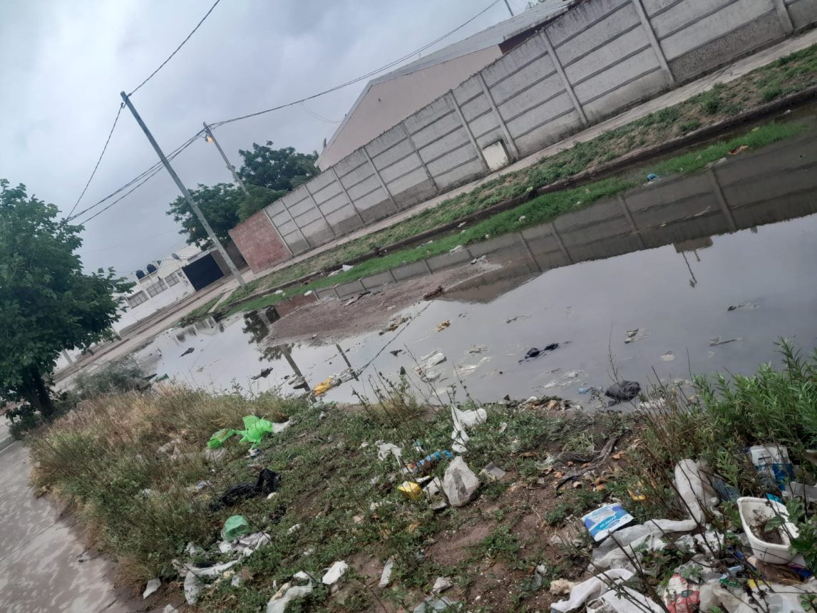Vecinos del B° Belén denuncian graves problemas cloacales: apuntan contra Aguas de Santiago y el Municipio