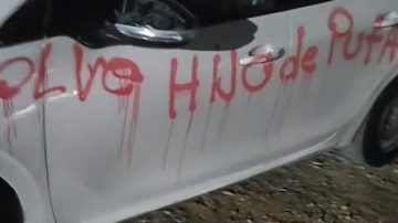 “Te extraño, infiel”: el mensaje en un auto que se volvió viral tras una fiesta