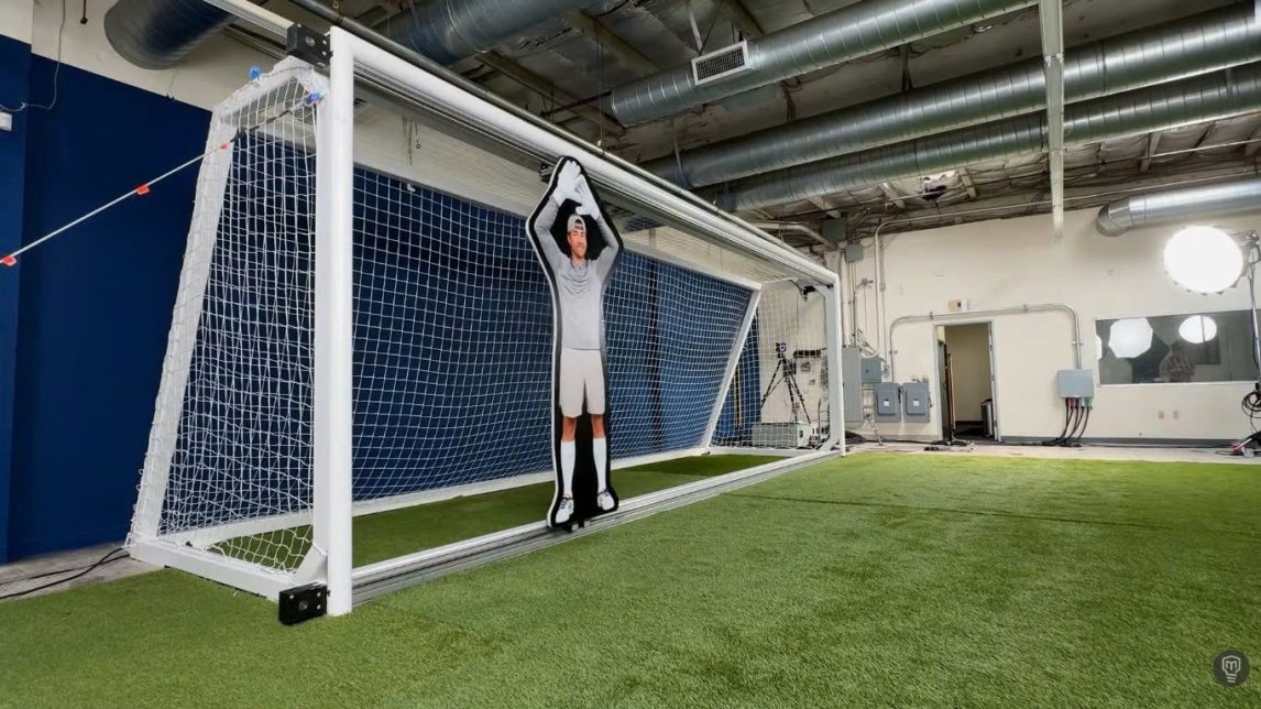 El arquero robot que hizo sufrir a Cristiano: así fue el duelo creado por un ex ingeniero de la NASA