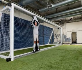 El arquero robot que hizo sufrir a Cristiano: así fue el duelo creado por un ex ingeniero de la NASA