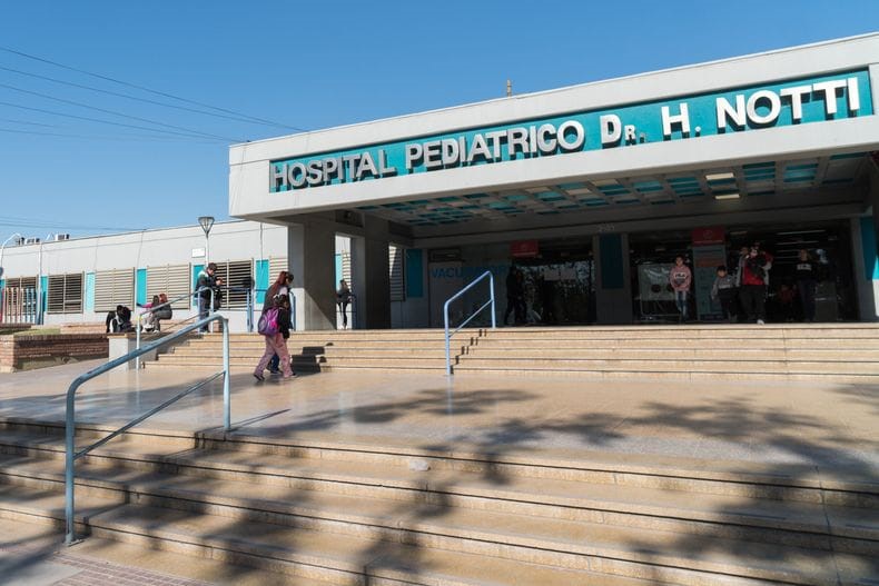 Accidente doméstico: un bebé sufrió quemaduras con agua hirviendo