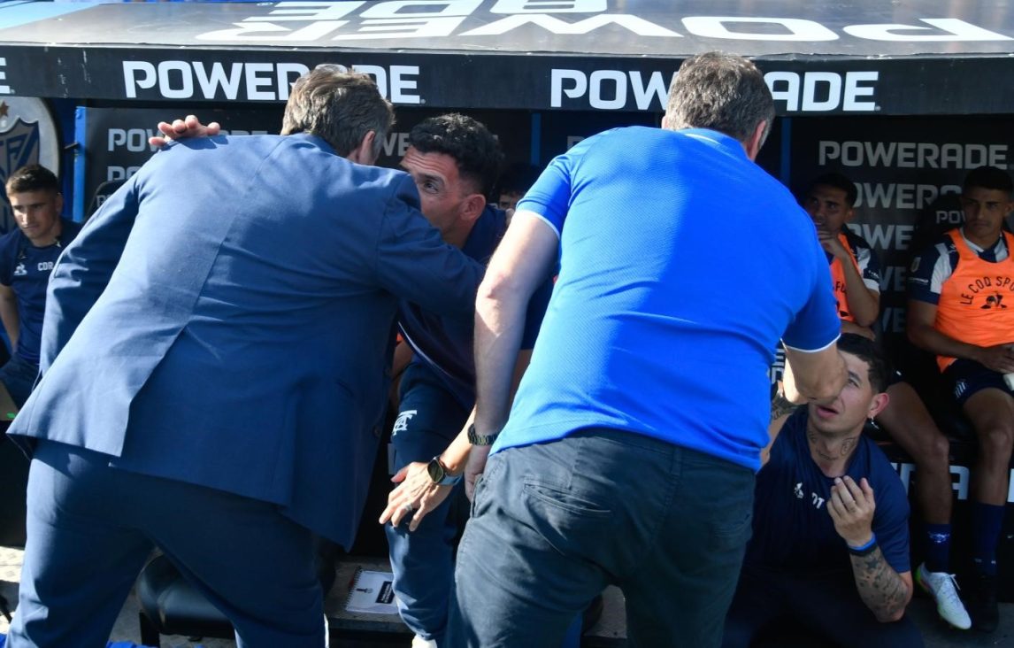 Viral: saludo tenso entre Tevez y Barros Schelotto en Vélez-Talleres