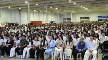 Más de 500 jóvenes recibieron el Sacramento de la Confirmación en una celebración multitudinaria presidida por Vicente Bokalic