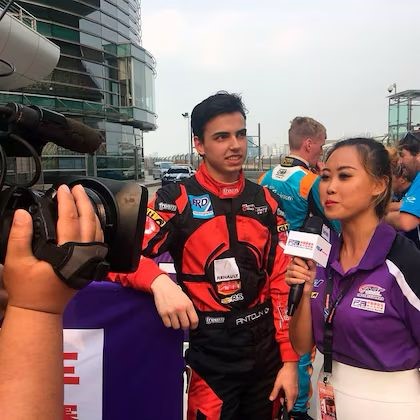 Promesa española del automovilismo confesó haber matado a su padre