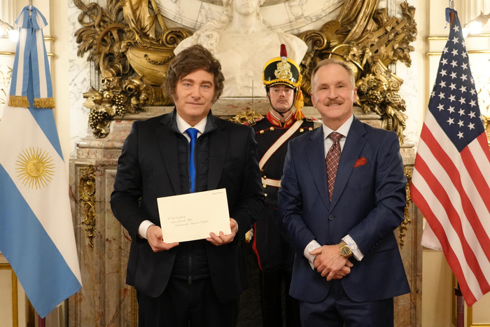 Antes de su 14° viaje a Estados Unidos, Milei recibió al nuevo embajador