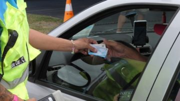 ¿Sabías que conducir con licencia trucha es un delito penal?