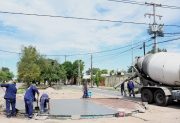 Obras Públicas de la Capital construyó 42 punteras de hormigón en platabandas  del barrio Ejército Argentino