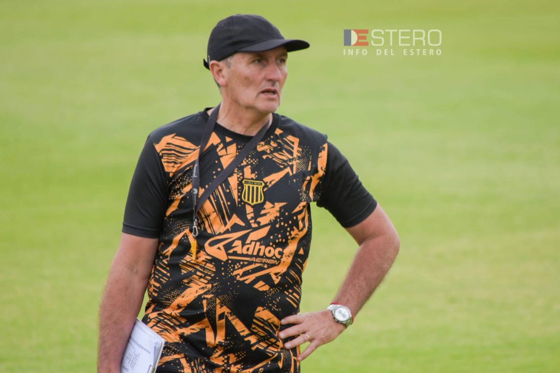 Carlos Mayor dirigió su primera práctica en Mitre