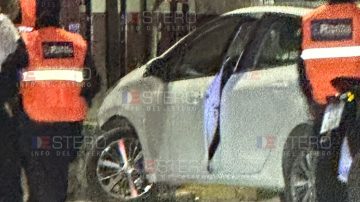 Un accidente más, y van… Esta vez en Belgrano y Sáenz Peña un auto terminó sobre la vereda