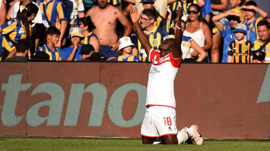 Estudiantes dio el golpe en Arroyito y enfrentará a Central Córdoba en los cuartos de final