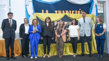 La intendente Fuentes recibió el premio Francisco 2025 que destaca el trabajo en la comunidad