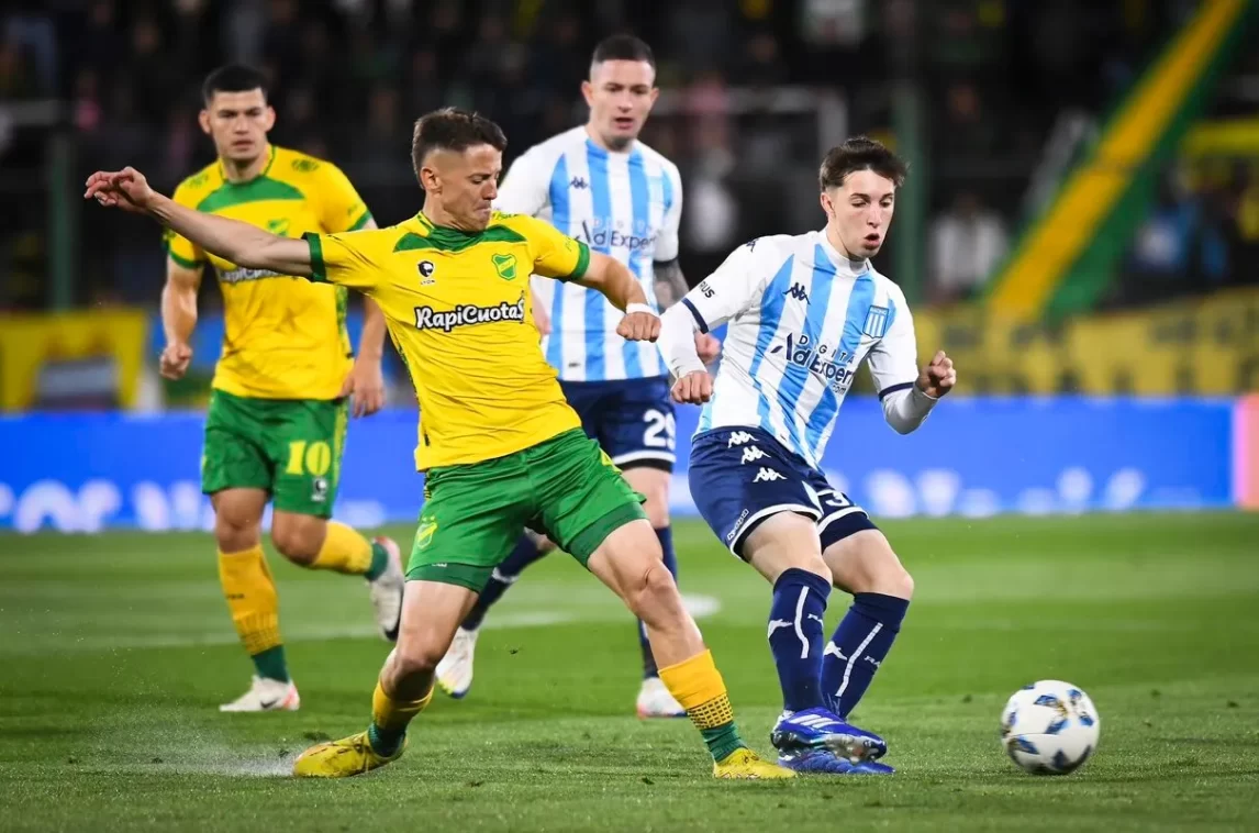 Racing recibe a Defensa en un partido decisivo por la clasificación