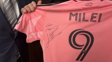 Milei, sobre Lionel Messi: “Es la prueba de que yo también puedo felicitar a un zurdo”