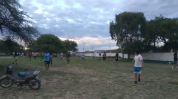 Escándalo en Gramilla: agresión en la tribuna frenó un partido del Regional Amateur