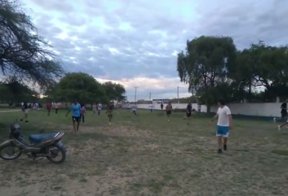 Escándalo en Gramilla: agresión en la tribuna frenó un partido del Regional Amateur