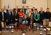 Javier Milei retoma su agenda con entrega de Sables y un encuentro con el canciller israelí