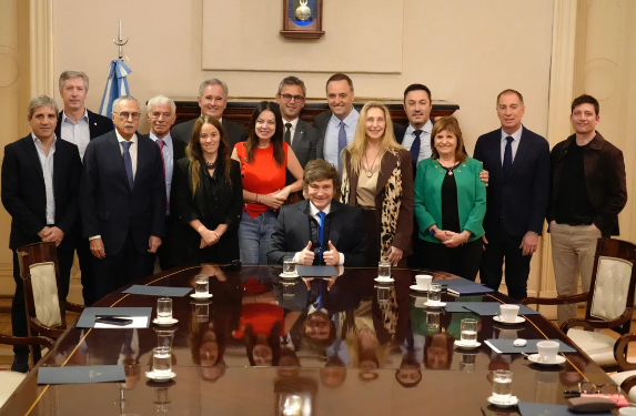Javier Milei retoma su agenda con entrega de Sables y un encuentro con el canciller israelí