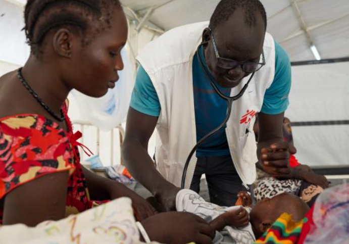 Terrible crisis sanitaria en Uganda: 11 niños murieron por un brote de sarampión