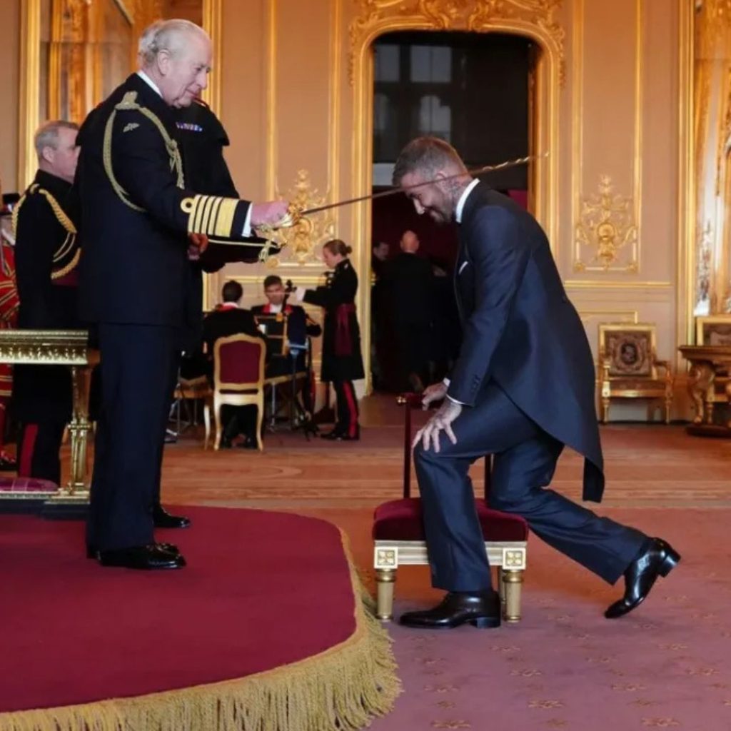 David Beckham fue nombrado caballero por el rey Carlos III en el castillo de Windsor