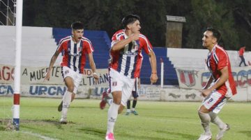 Unión Santiago ganó por la mínima, aseguró el primer puesto y avanzó de fase en el Regional