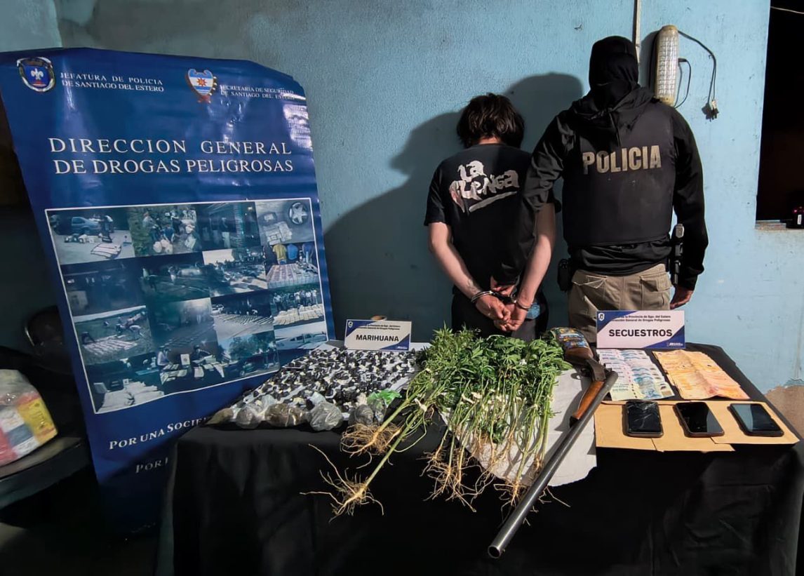 Sumampa: secuestran 28 plantas de marihuana, 86 bagullos, dinero y detienen a un hombre