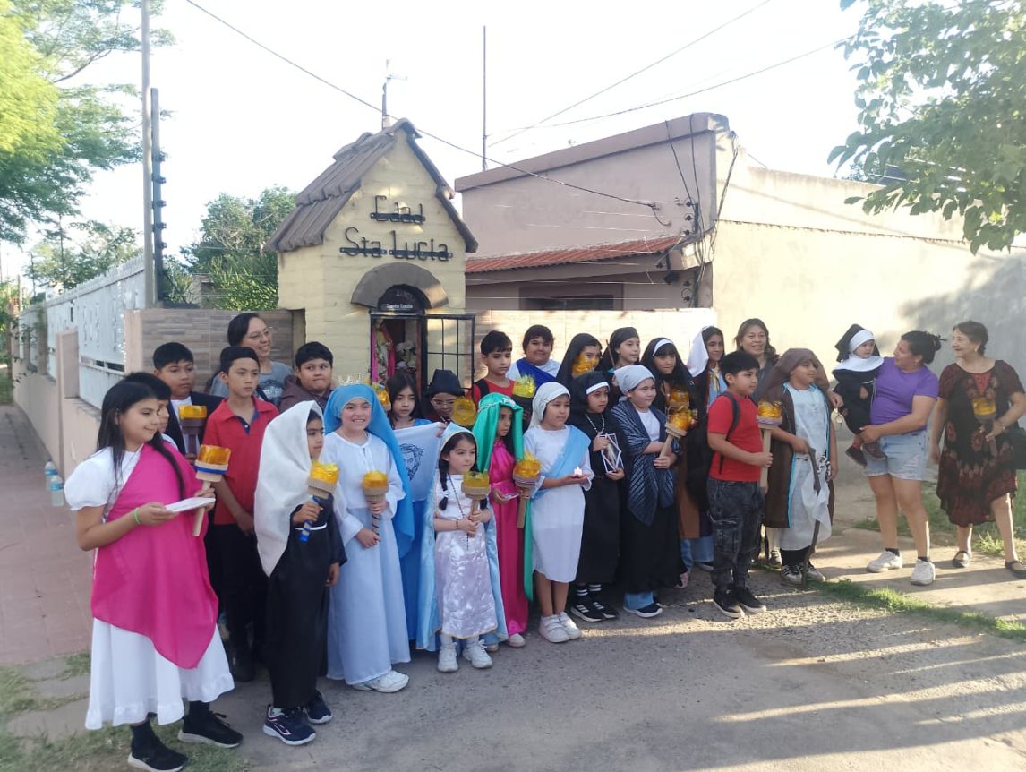Día de Todos los Santos: Celebración de fe y tradición en Huaico Hondo
