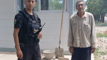 Barrio Los Álamos: ladrón descartó los bienes que le había robado al verse acorralado por un policía