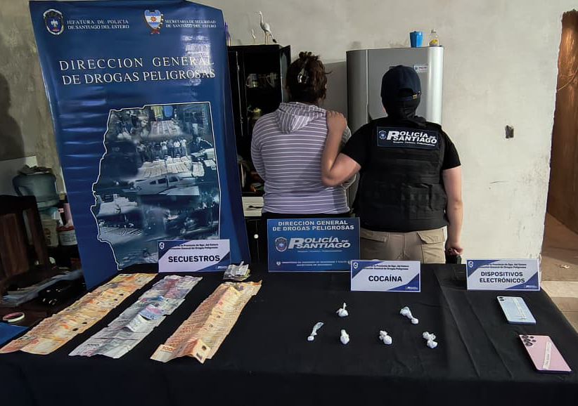 Desbaratan dos puntos de venta de drogas en el barrio Santa Rosa de Lima y detienen a dos mujeres