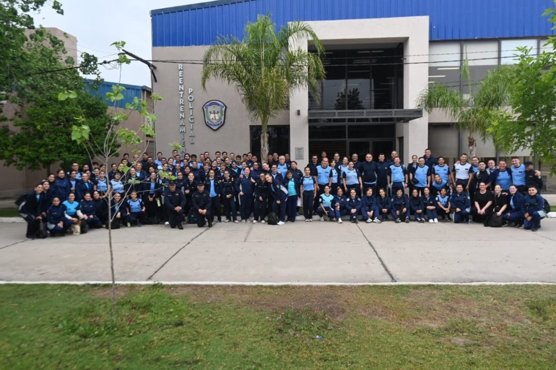 Profesionales de la Policía culminaron el programa de Reentrenamiento