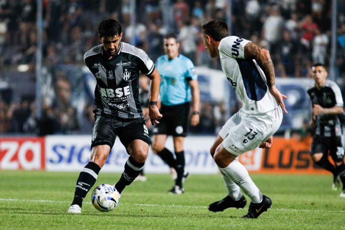 Central Córdoba empató en Mendoza ante Independiente (R) y se metió en los playoffs