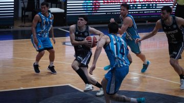 Un necesitado Olímpico recibe la visita de Boca en el Vicente Rosales