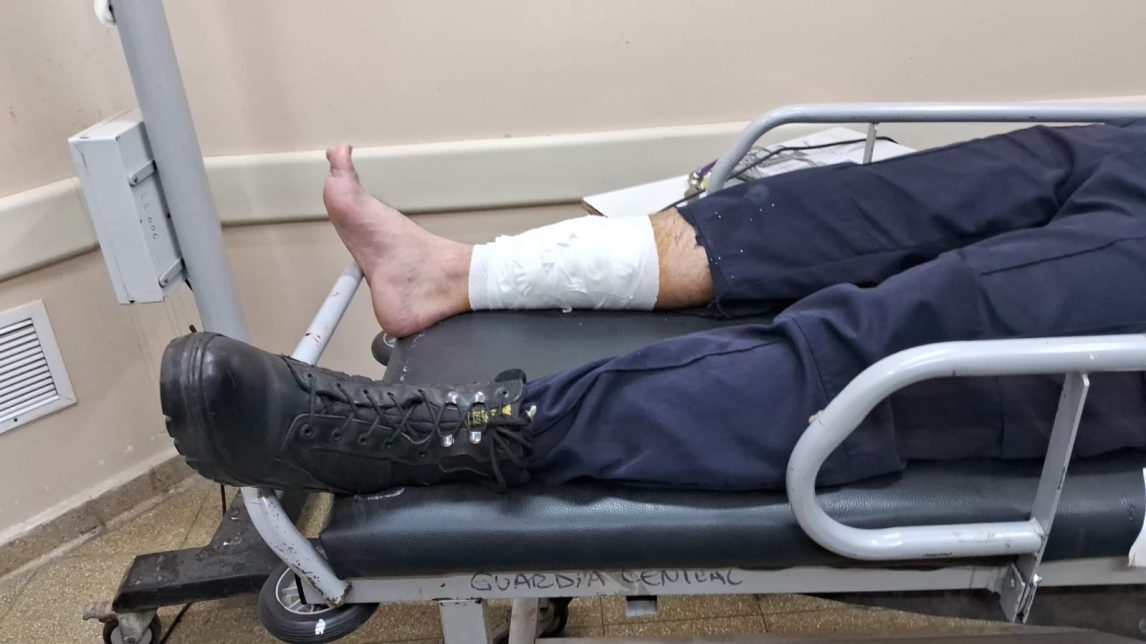 Operativo en el B° Río Dulce: hay un policía con una herida de arma de fuego