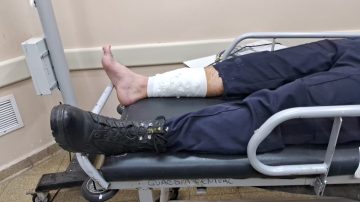 Operativo en el B° Río Dulce: hay un policía con una herida de arma de fuego