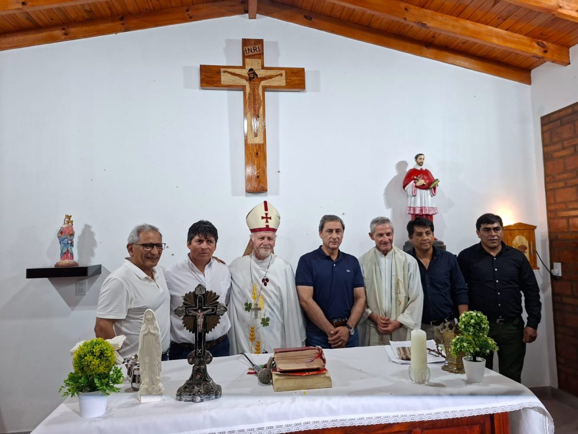 El vicegobernador Silva Neder participó junto al carndenal Bokalic de la inauguracion de la Capilla de San Carlos Borromeo en Nueva Francia
