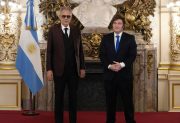 Milei entregó una alta distinción al tenor Andrea Bocelli en la Casa Rosada