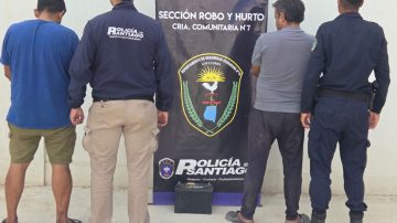 Allanan domicilios en una investigación por robo y detienen a dos personas