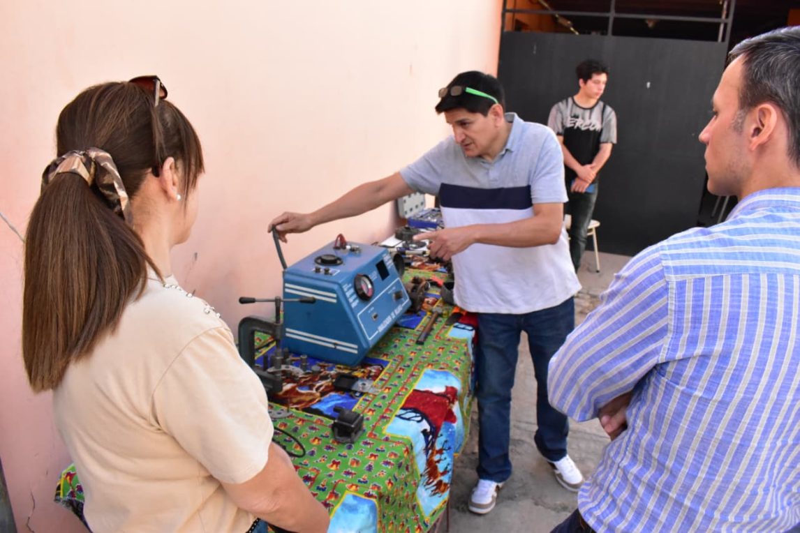 Fernández: mediante una muestra difundieron capacitaciones en construcción, mecánica y electricidad del automotor
