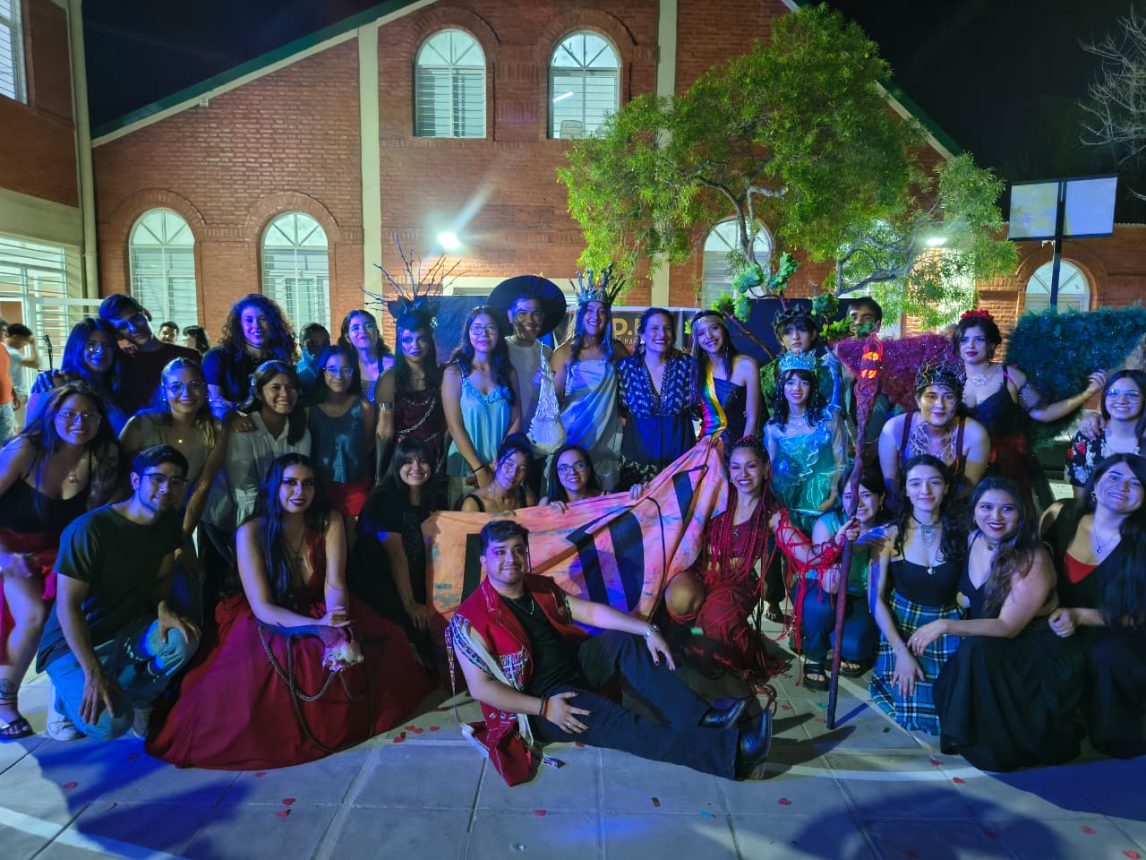 Fusión entre arte y moda en el ISBA para rendir homenaje a la identidad Latinoamericana